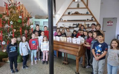 Božićna likovna radionica